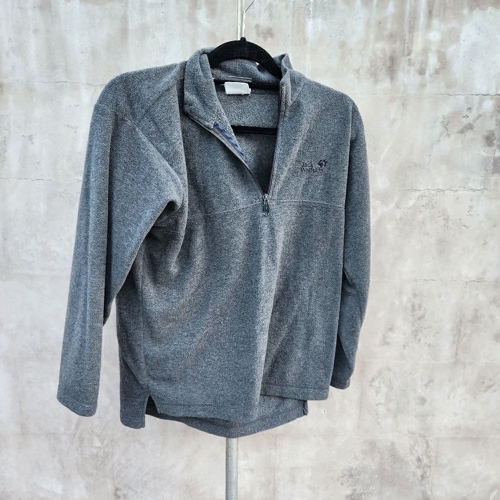 Jack wolfskin gray quarter skin
